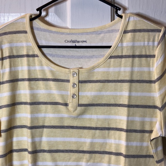 Croft & Borrow short sleeve Top NWT - Picture 2 of 5